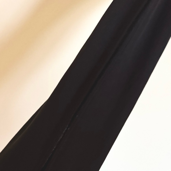 Lululemon Woman’s Long Sleeve Tee Shirt, Size 4 (XS) - Picture 4 of 5